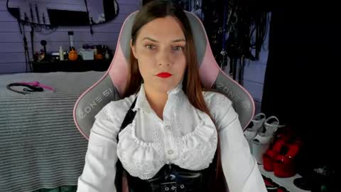Snapshot of mistress_priest chatting on August 7, 6:43 pm Dirty Priest and Ivi online show from August 7, 6:43 pm
