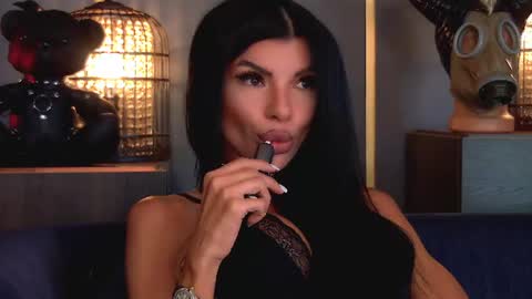 Snapshot of mistresselenia chatting on July 22, 12:08 pm Elenia online show from July 22, 12:08 pm