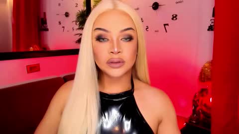 Snapshot of mistressivorykat chatting on March 18, 11:24 am Call me MISS JAS online show from March 18, 11:24 am