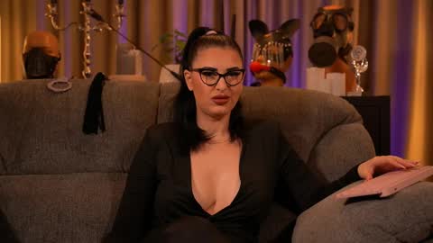 Mistress Kelly online show from September 25, 11:52 pm