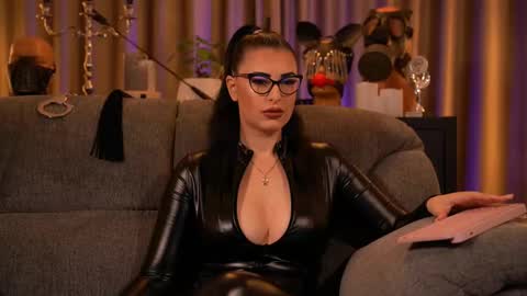 Mistress Kelly online show from September 28, 9:31 pm