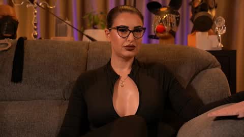 Mistress Kelly online show from November 17, 12:49 am