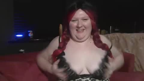 Snapshot of mistresslillie chatting on March 15, 10:05 pm mistresslillie online show from March 15, 10:05 pm