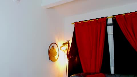 Snapshot of mistresslombana_666 chatting on April 17, 4:04 am Mistresslombana online show from April 17, 4:04 am