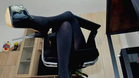 YourGoddessM online show from May 2, 8:47 pm