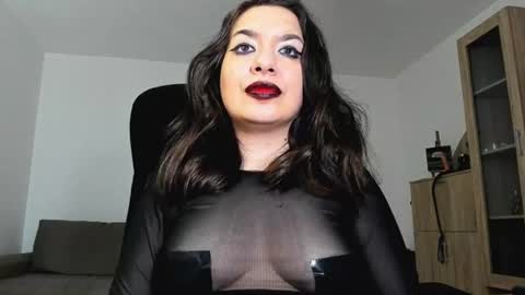 YourGoddessM online show from June 17, 7:11 am