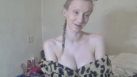 mistressmilly32 online show from February 10, 8:51 am