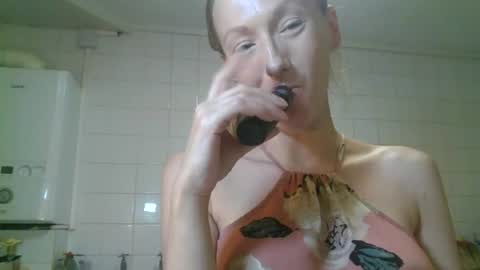 mistressmilly32 online show from June 27, 8:36 pm