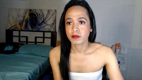 Snapshot of mistressnicoletrans chatting on December 5, 11:05 am SexyCutieNicole online show from December 5, 11:05 am