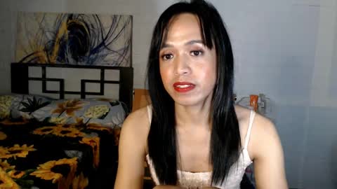Snapshot of mistressnicoletrans chatting on December 19, 5:40 pm SexyCutieNicole online show from December 19, 5:40 pm