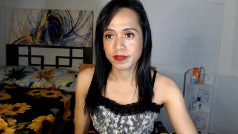 Snapshot of mistressnicoletrans chatting on December 21, 3:20 pm SexyCutieNicole online show from December 21, 3:20 pm