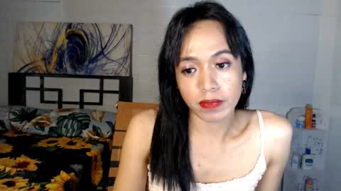 Snapshot of mistressnicoletrans chatting on January 4, 2:25 pm SexyCutieNicole online show from January 4, 2:25 pm