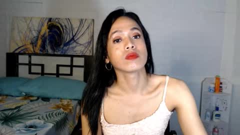 Snapshot of mistressnicoletrans chatting on January 9, 12:30 pm SexyCutieNicole online show from January 9, 12:30 pm