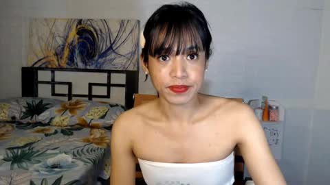 Snapshot of mistressnicoletrans chatting on February 14, 2:54 pm SexyCutieNicole online show from February 14, 2:54 pm