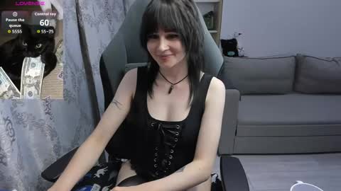 misty_dark online show from May 15, 9:33 pm