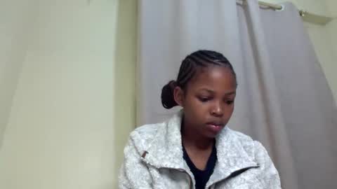 misty_shee online show from May 12, 12:35 pm