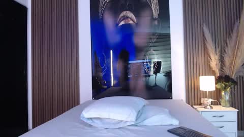 Snapshot of miticabrennet chatting on November 15, 3:37 am Mtica Brennet online show from November 15, 3:37 am