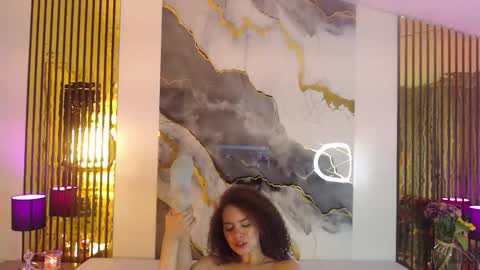 Snapshot of miticabrennet chatting on January 7, 4:15 am Mtica Brennet online show from January 7, 4:15 am