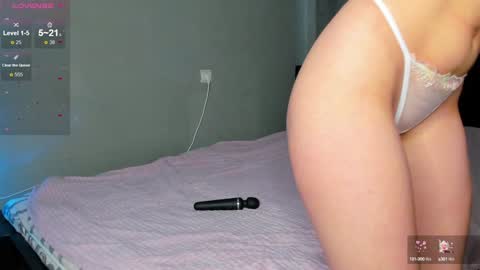 Mia 3 online show from December 28, 7:11 am