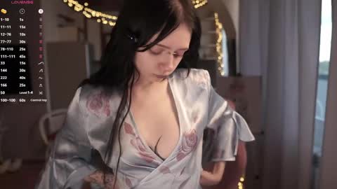 Yuka online show from May 17, 6:04 pm
