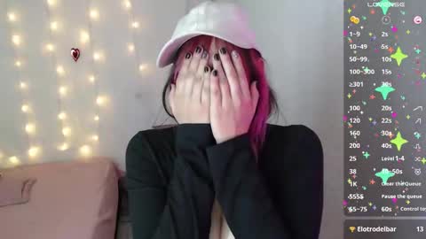 Snapshot of mixie_cute chatting on March 6, 12:54 am mixie_cute online show from March 6, 12:54 am