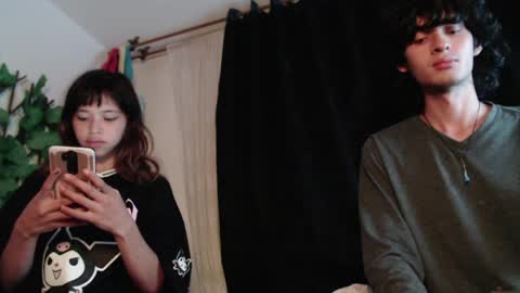 Snapshot of mixipeach chatting on April 7, 3:29 am Naomi and Nekorii online show from April 7, 3:29 am