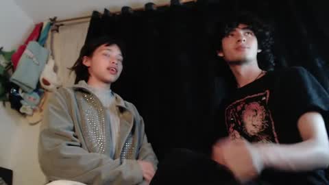 Naomi and Nekorii online show from April 29, 6:17 am