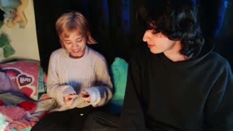 Naomi and Nekorii online show from May 21, 8:54 am