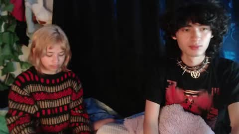 Naomi and Nekorii online show from May 23, 8:18 am
