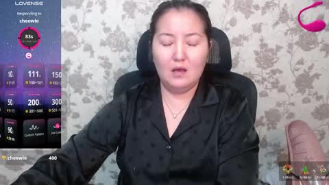 Snapshot of miya_asian_pinay555 chatting on December 16, 10:24 pm Miya single mom online show from December 16, 10:24 pm