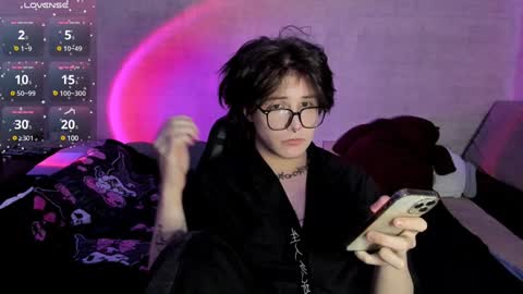Snapshot of miya_chinen chatting on December 6, 7:34 pm Miya online show from December 6, 7:34 pm