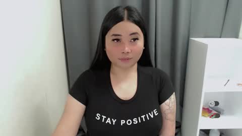 Snapshot of miya_licious chatting on April 23, 12:40 pm cassie marie online show from April 23, 12:40 pm