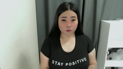 Snapshot of miya_licious chatting on May 6, 7:46 am cassie marie online show from May 6, 7:46 am