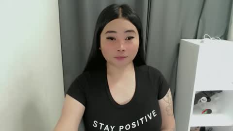 Snapshot of miya_licious chatting on May 15, 10:33 am cassie marie online show from May 15, 10:33 am