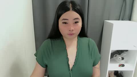 Snapshot of miya_licious chatting on May 16, 7:27 am cassie marie online show from May 16, 7:27 am