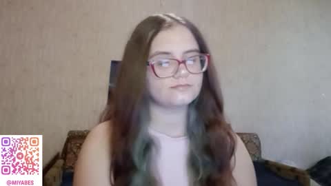 Snapshot of miyabe chatting on September 19, 11:22 am Milana online show from September 19, 11:22 am