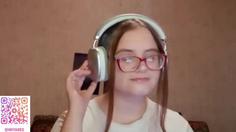 Snapshot of miyabe chatting on September 20, 5:30 am Milana online show from September 20, 5:30 am