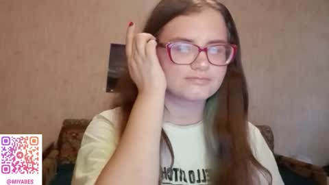 Snapshot of miyabe chatting on October 2, 1:40 pm Milana online show from October 2, 1:40 pm