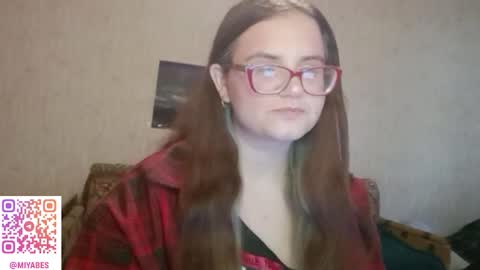 Snapshot of miyabe chatting on October 4, 5:38 am Milana online show from October 4, 5:38 am