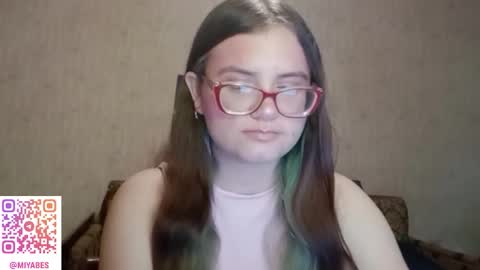 Snapshot of miyabe chatting on October 5, 5:39 am Milana online show from October 5, 5:39 am