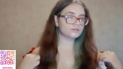 Snapshot of miyabe chatting on October 16, 7:20 am Milana online show from October 16, 7:20 am