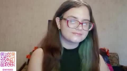 Snapshot of miyabe chatting on October 18, 7:31 am Milana online show from October 18, 7:31 am