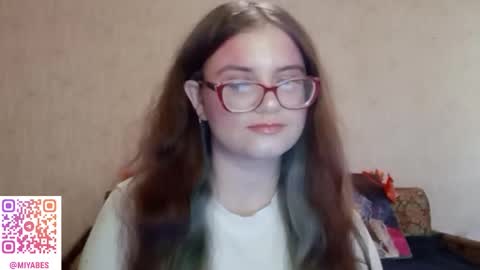 Snapshot of miyabe chatting on October 22, 9:20 am Milana online show from October 22, 9:20 am