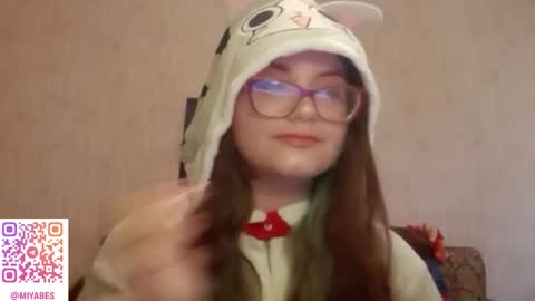 Snapshot of miyabe chatting on October 24, 9:17 am Milana online show from October 24, 9:17 am