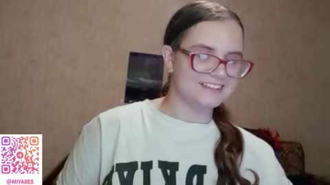 Snapshot of miyabe chatting on October 27, 11:58 am Milana online show from October 27, 11:58 am