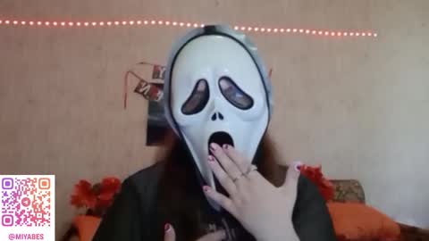 Snapshot of miyabe chatting on October 30, 7:54 am Milana online show from October 30, 7:54 am