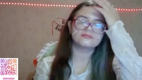 Snapshot of miyabe chatting on October 31, 7:42 am Milana online show from October 31, 7:42 am