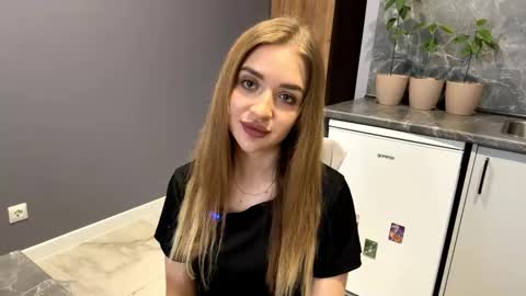 Snapshot of miyokouhlenhopp chatting on February 8, 11:02 am Katrina online show from February 8, 11:02 am