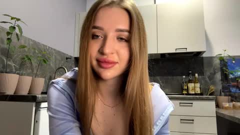 Snapshot of miyokouhlenhopp chatting on February 9, 8:40 am Katrina online show from February 9, 8:40 am