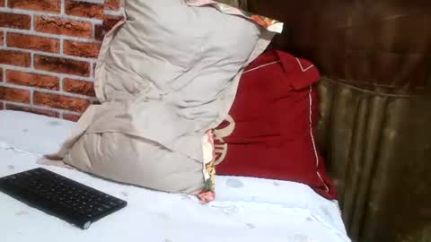 Cutiepie online show from November 10, 9:03 pm